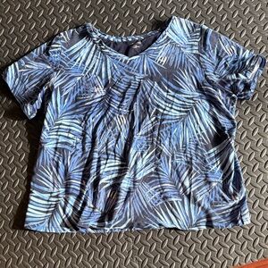 Catherine’s size 1X Blue Palm Leaf Print T-Shirt